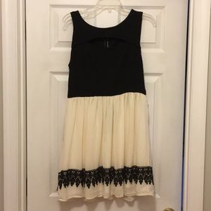 Cute special occasion dress. Large.